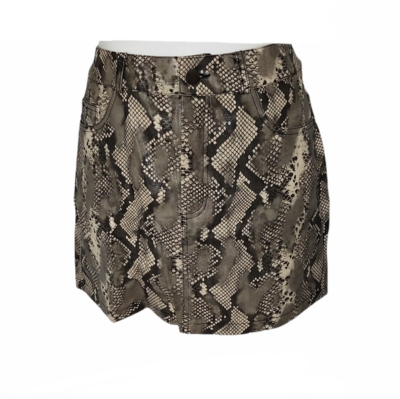 Vigoss Dresses & Skirts - Vigoss Faux Snake Mini Skirt